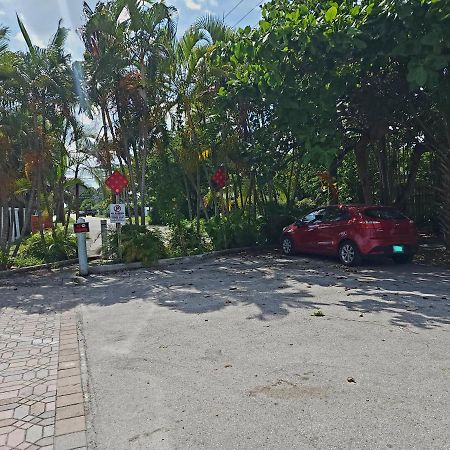 A4 - Endless Summer Rentals - Downtown Apartment Near Park, Ports, And Beach Fort Lauderdale Bagian luar foto