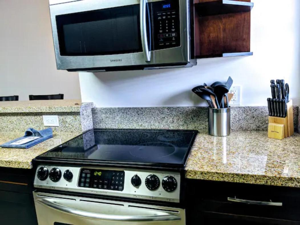 A4 - Endless Summer Rentals - Downtown Apartment Near Park, Ports, And Beach Fort Lauderdale Bagian luar foto