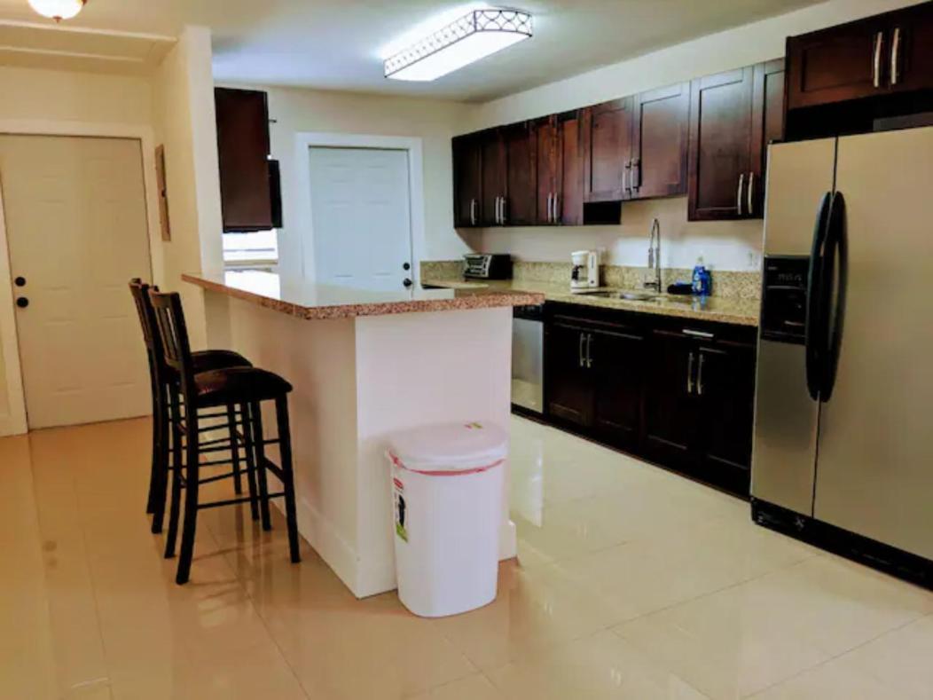 A4 - Endless Summer Rentals - Downtown Apartment Near Park, Ports, And Beach Fort Lauderdale Bagian luar foto
